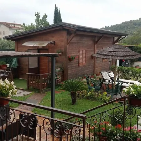 Chalet Impero Chalet Scauri (Lazio)